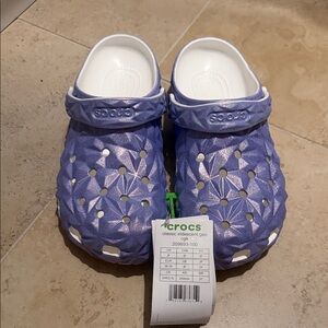 NWT! CROCS Kids' Classic Iridescent Purple Geo Clogs Size J6